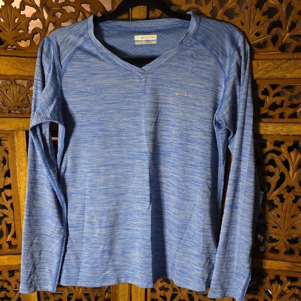 🌟 Columbia Heathered Blue V-Neck Long Sleeve